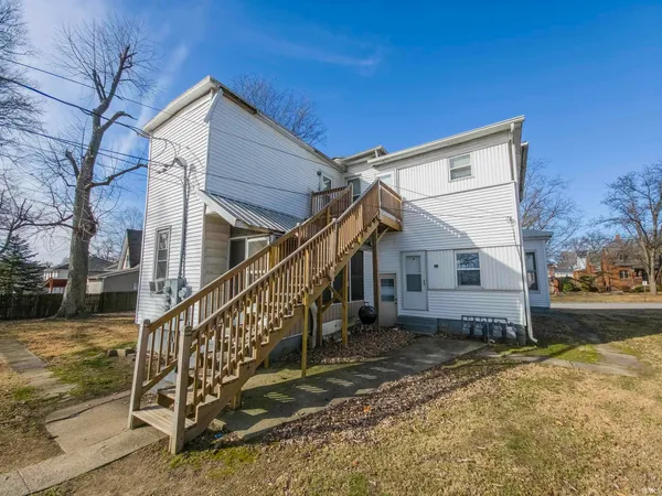 $109,900 | 223 East 3rd Street, Mount Carmel, IL 62863