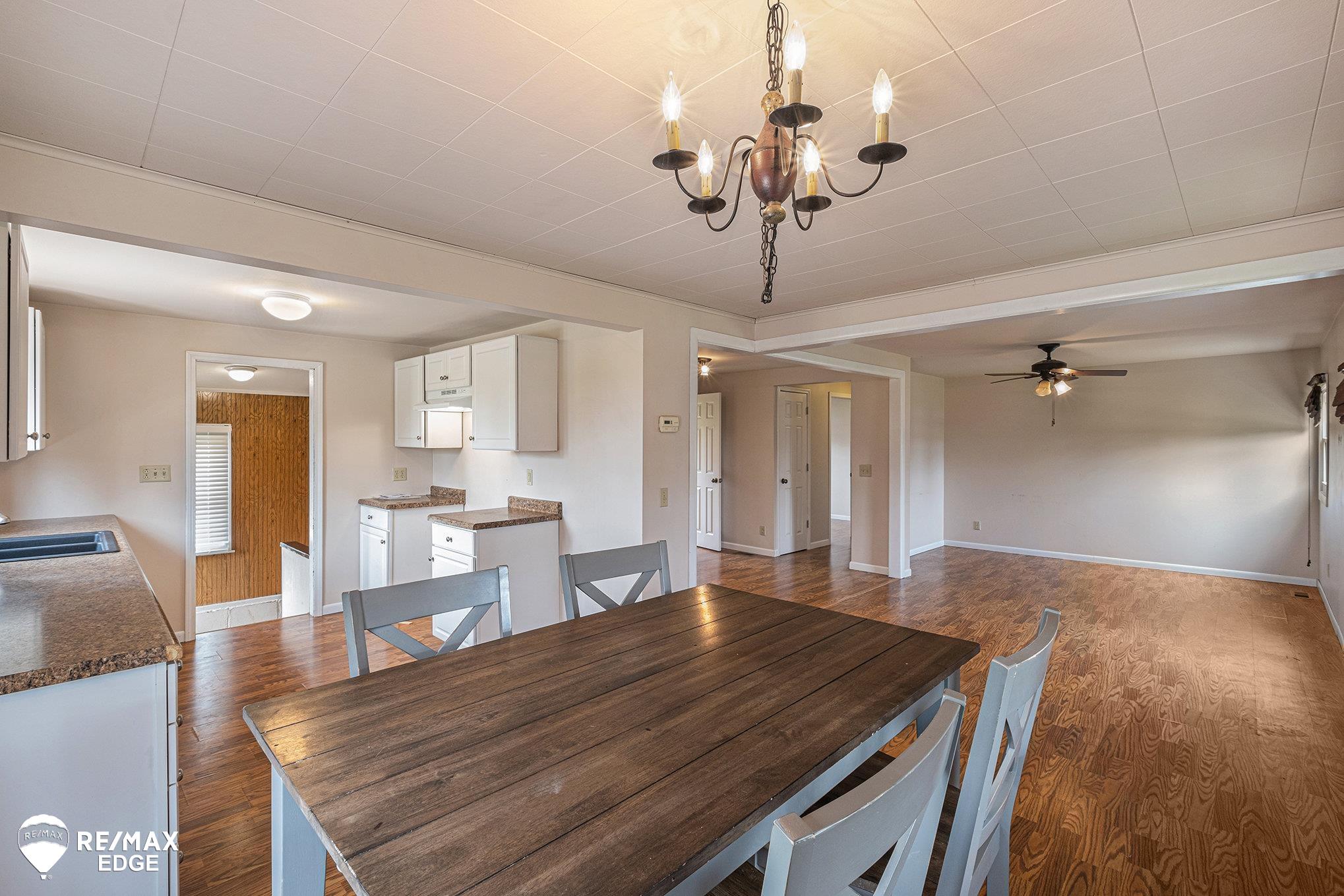 4244 South Irish Road Davison, MI 48423 - Photo 7 of 21 50113837-7.JPG