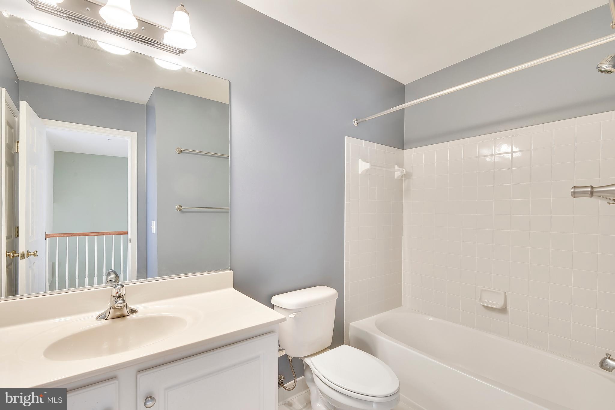 13971 Lullaby Road Germantown, MD 20874 - Photo 15 of 30 Upper level Hall Bath