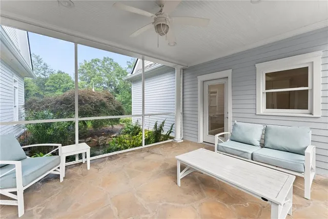 a view of a yard in front of house