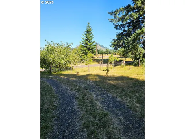 $556,500 | 82168 Hanna Road, Dexter, OR 97431