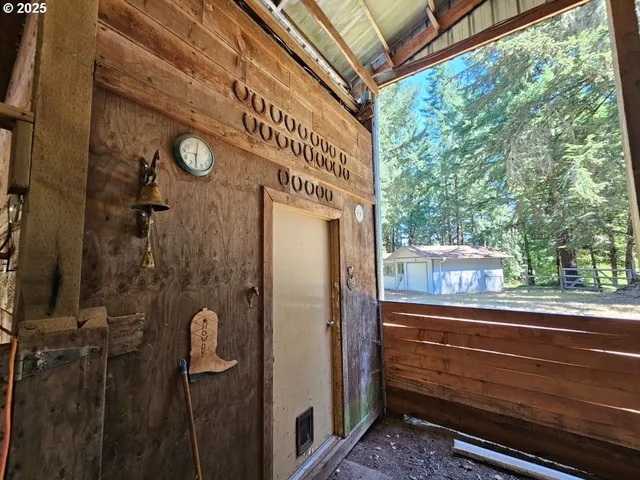 $556,500 | 82168 Hanna Road, Dexter, OR 97431