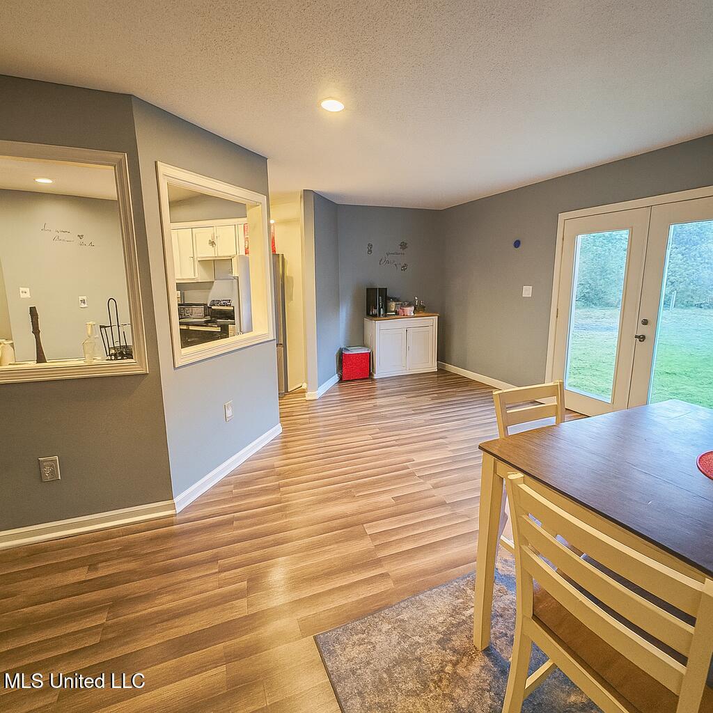 464 South Walnut Street Sumner, MS 38957 - Photo 4 of 14 Dining Area