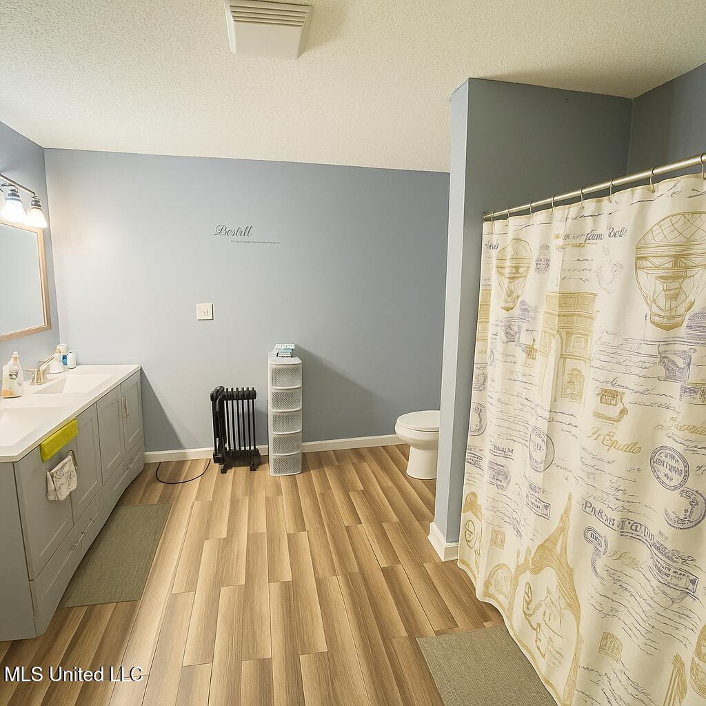 464 South Walnut Street Sumner, MS 38957 - Photo 6 of 14 Primary bathroom