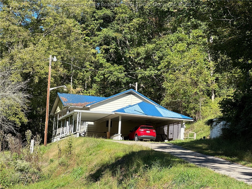 125 East Fork Road Harts, WV 25524 - Photo 12 of 43 Gallery Image 12