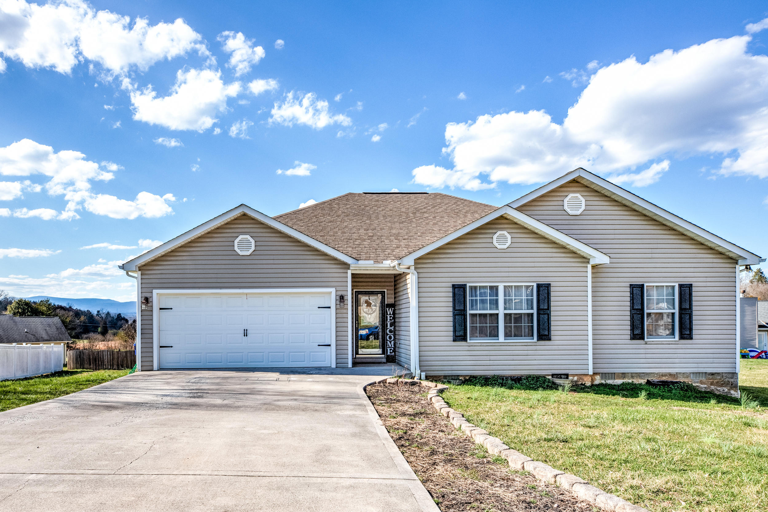 192 Cornerstone Circle Clinton, TN 37716 - Photo 1 of 28 192 Cornerstone Cr-1