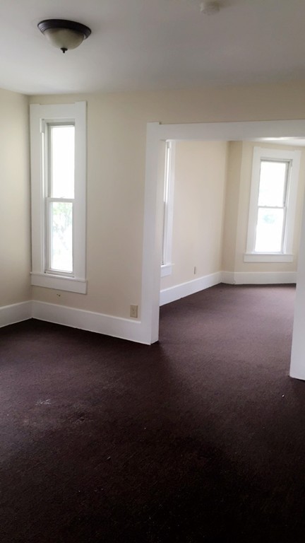 43 Hebron Street Springfield, MA 01107 - Photo 4 of 9 Gallery Image 4
