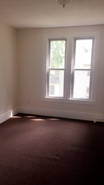 43 Hebron Street Springfield, MA 01107 - Photo 5 of 9 Gallery Image 5