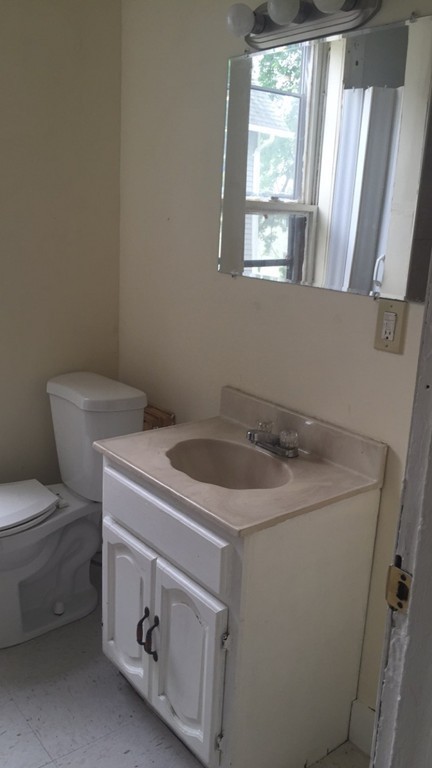 43 Hebron Street Springfield, MA 01107 - Photo 6 of 9 Gallery Image 6