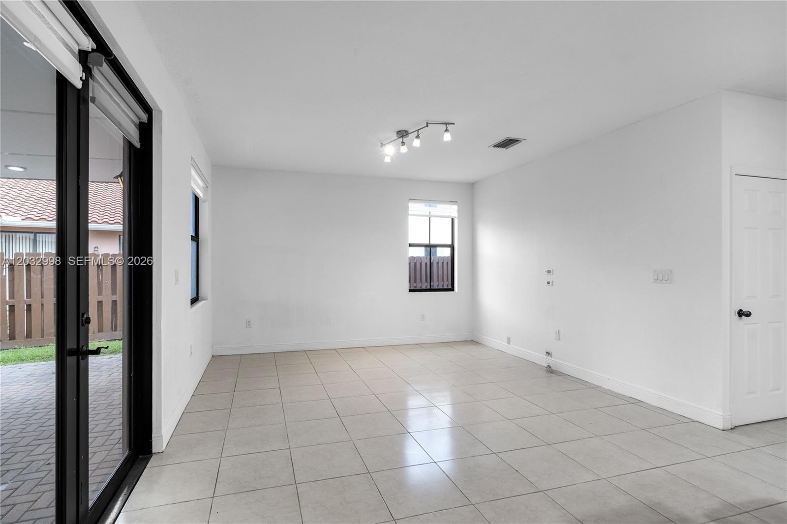 9925 Northwest 10th Street Miami, FL 33172 - Photo 9 of 51