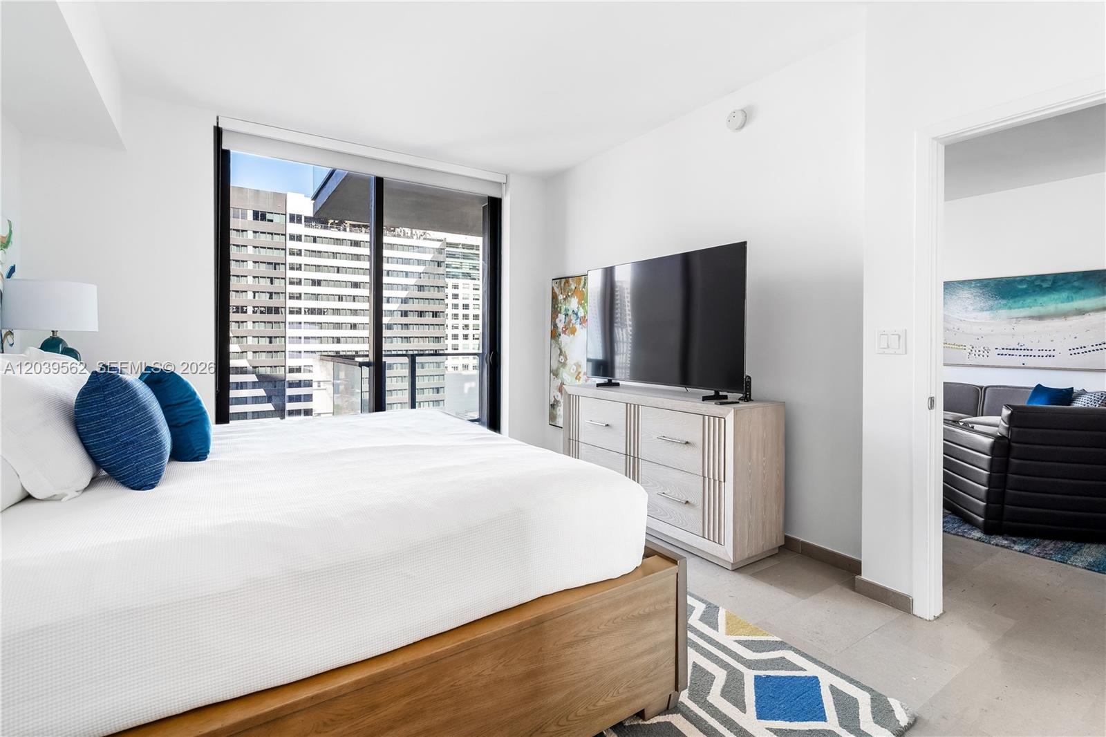88 Southwest 7th Street, Unit 1006 Miami, FL 33130 - Photo 14 of 49