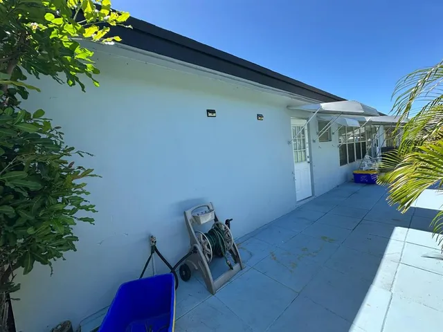 a view of an outdoor space