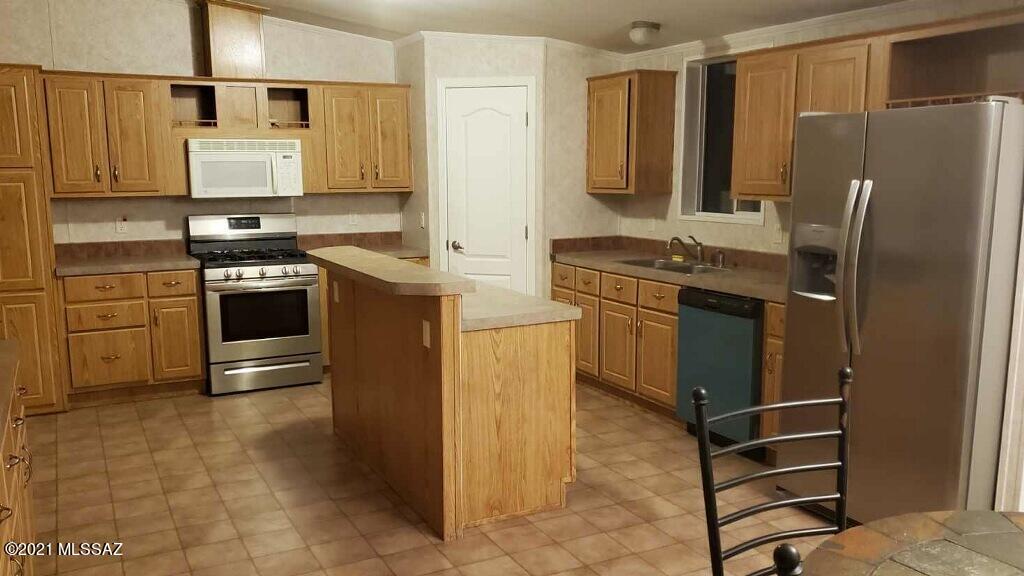 17502 West Oatman Road Marana, AZ 85653 - Photo 4 of 36 Gallery Image 4
