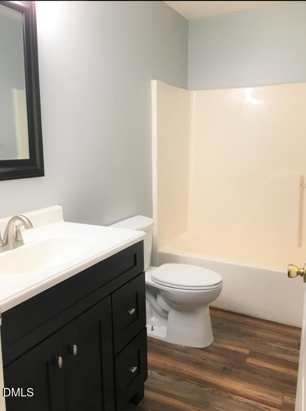 721 South Merritt Mill Road Chapel Hill, NC 27516 - Photo 11 of 28 721 S Merritt Mill_bathroom2