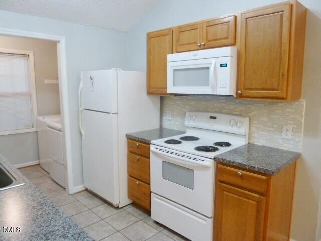 721 South Merritt Mill Road Chapel Hill, NC 27516 - Photo 16 of 28 710 Edwards_Kitchen 3