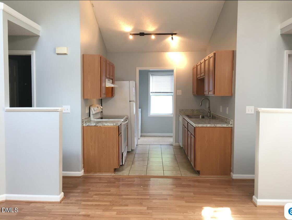 721 South Merritt Mill Road Chapel Hill, NC 27516 - Photo 4 of 28 721 S. Merritt Mill_Kitchen