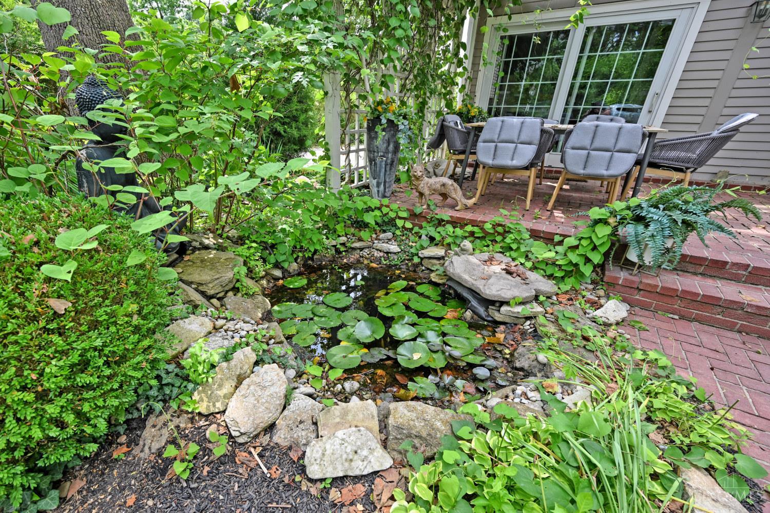 6900 Drake Road Cincinnati, OH 45243 - Photo 38 of 44