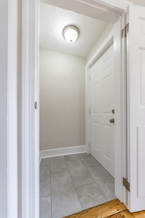 385 Pleasant Street Worcester, MA 01609 - Photo 11 of 29