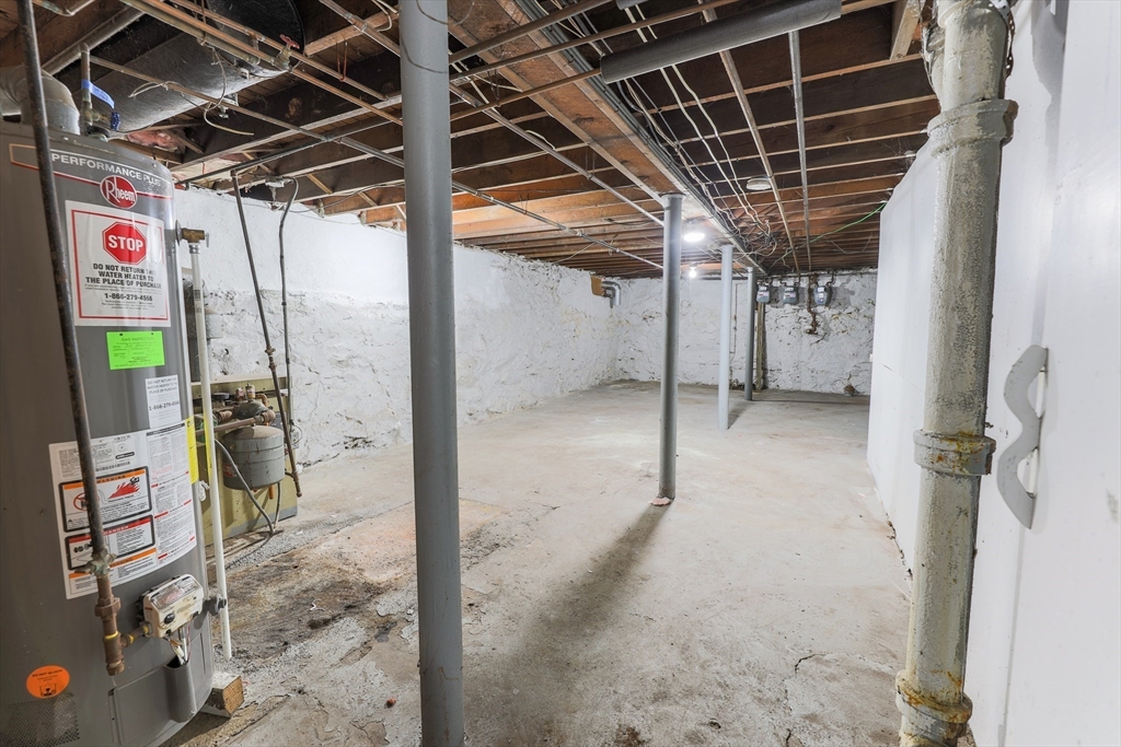 385 Pleasant Street Worcester, MA 01609 - Photo 16 of 29