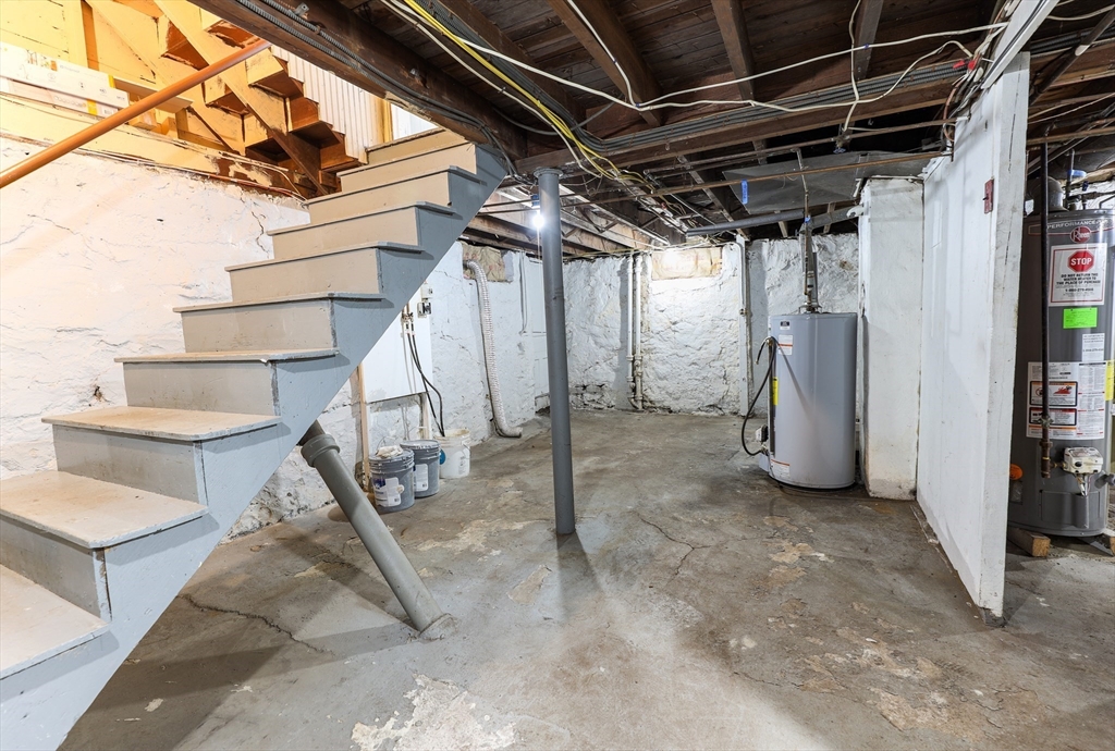 385 Pleasant Street Worcester, MA 01609 - Photo 17 of 29