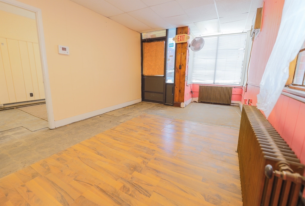 385 Pleasant Street Worcester, MA 01609 - Photo 18 of 29