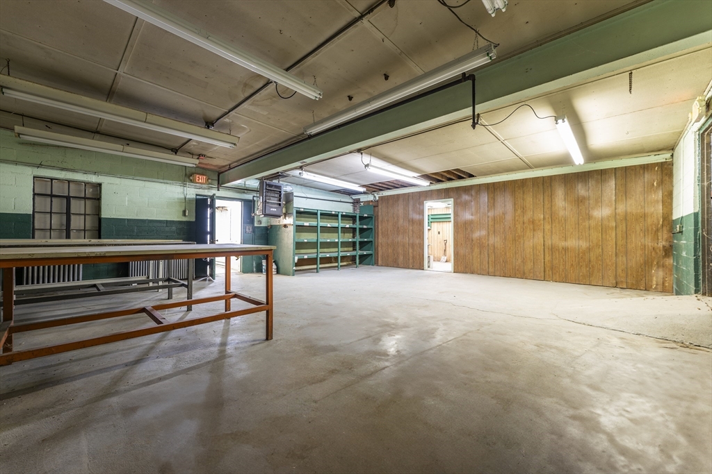 385 Pleasant Street Worcester, MA 01609 - Photo 24 of 29