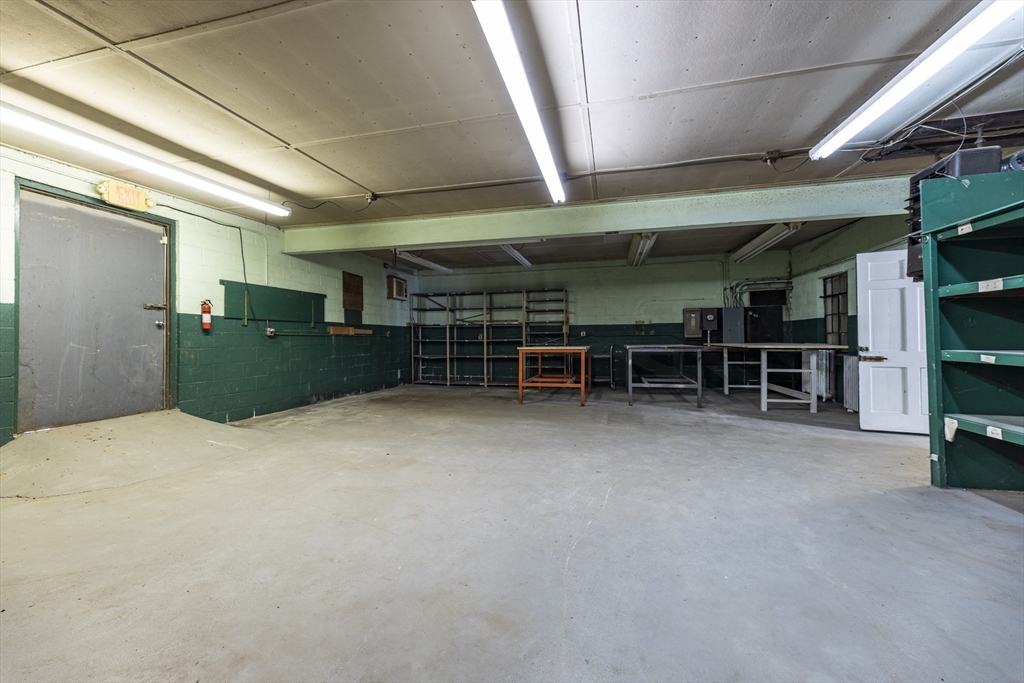 385 Pleasant Street Worcester, MA 01609 - Photo 27 of 29