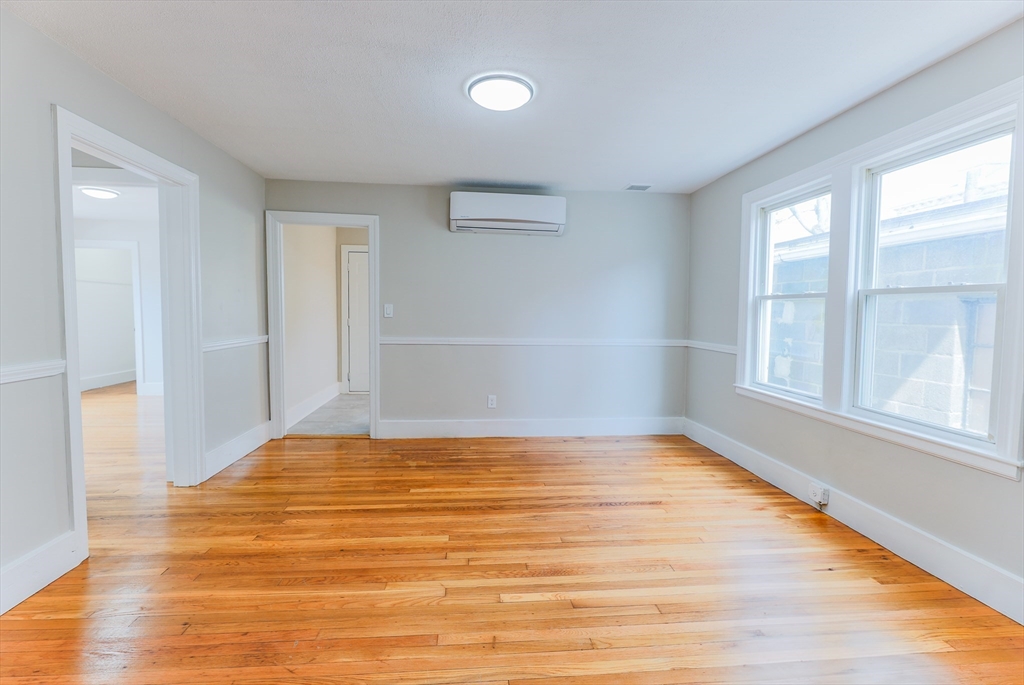 385 Pleasant Street Worcester, MA 01609 - Photo 6 of 29