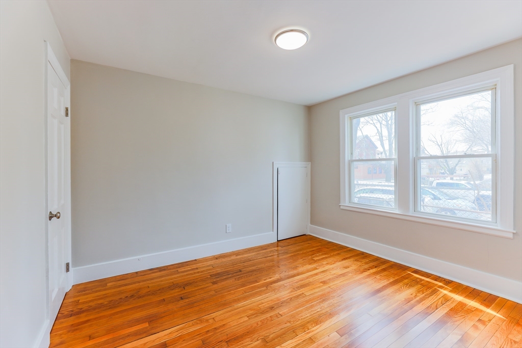 385 Pleasant Street Worcester, MA 01609 - Photo 9 of 29