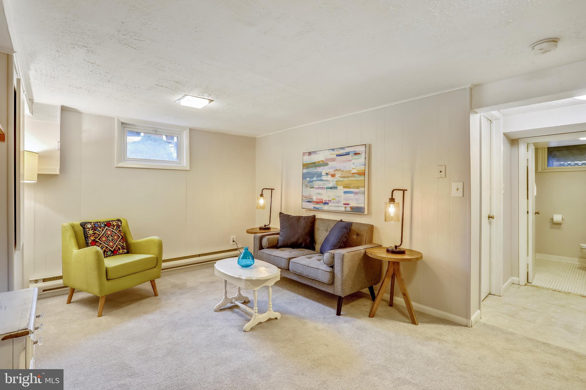 10600 Malone Street Silver Spring, MD 20902 - Photo 15 of 33 Large Family Room