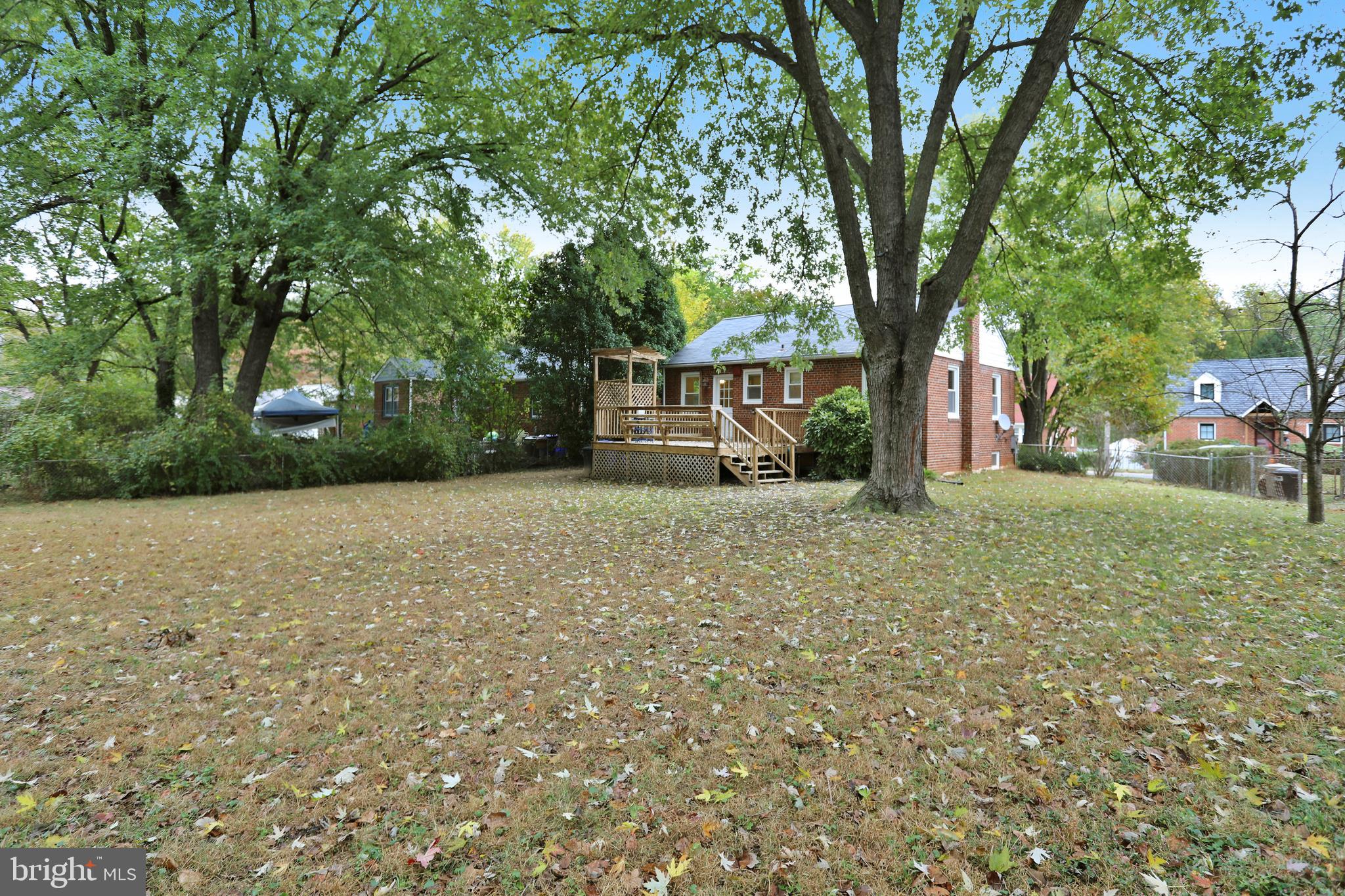 10600 Malone Street Silver Spring, MD 20902 - Photo 5 of 33 Huge Yard!