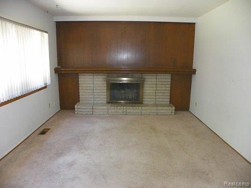 8147 Potomac Street Center Line, MI 48015 - Photo 17 of 31 Family Room.jpg