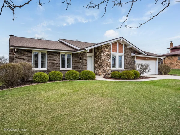 $425,000 | 8146 Braeburn Lane, Orland Park, IL 60462