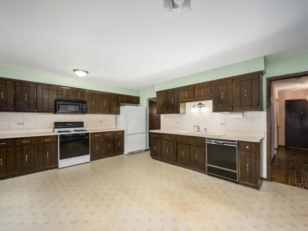 $425,000 | 8146 Braeburn Lane, Orland Park, IL 60462