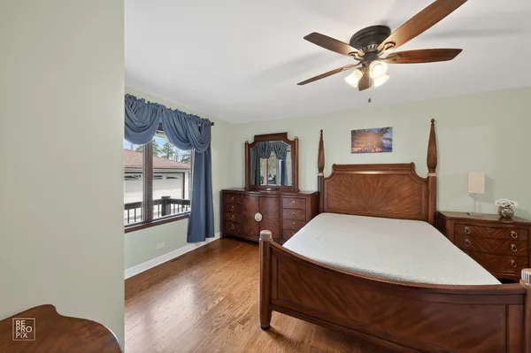 $849,000 | 221 East Grantley Avenue, Elmhurst, IL 60126
