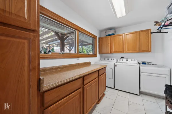 $849,000 | 221 East Grantley Avenue, Elmhurst, IL 60126
