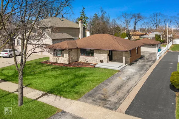 $849,000 | 221 East Grantley Avenue, Elmhurst, IL 60126