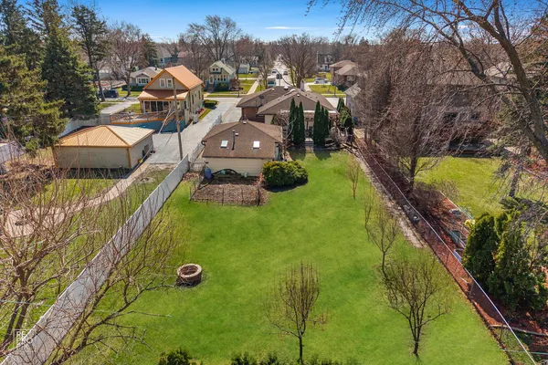 $849,000 | 221 East Grantley Avenue, Elmhurst, IL 60126
