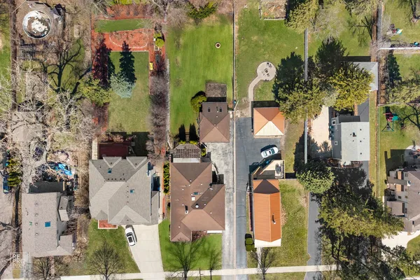$849,000 | 221 East Grantley Avenue, Elmhurst, IL 60126