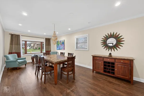 $849,000 | 221 East Grantley Avenue, Elmhurst, IL 60126