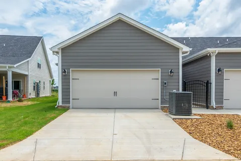 $414,000 | 2528 Elmcroft Avenue, Murfreesboro, TN 37128