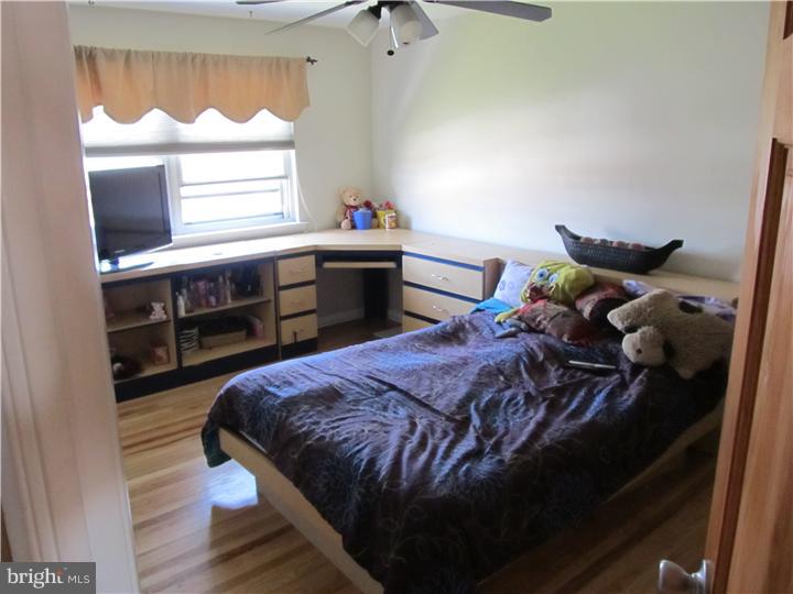 12325 Wyndom Road Philadelphia, PA 19154 - Photo 11 of 16 Bedroom 2