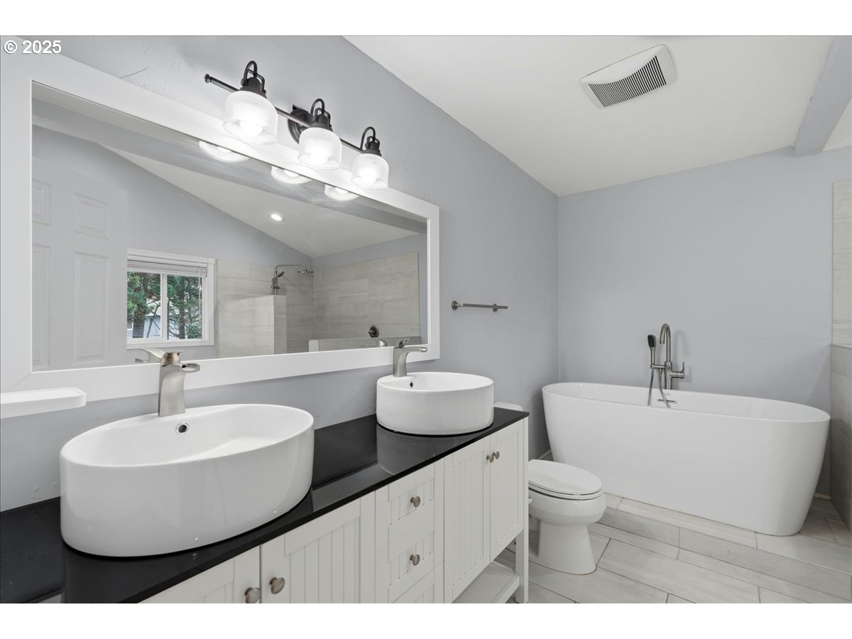 1371 Northeast Barnes Court Gresham, OR 97030 - Photo 21 of 48 Owner's Suite Bathroom