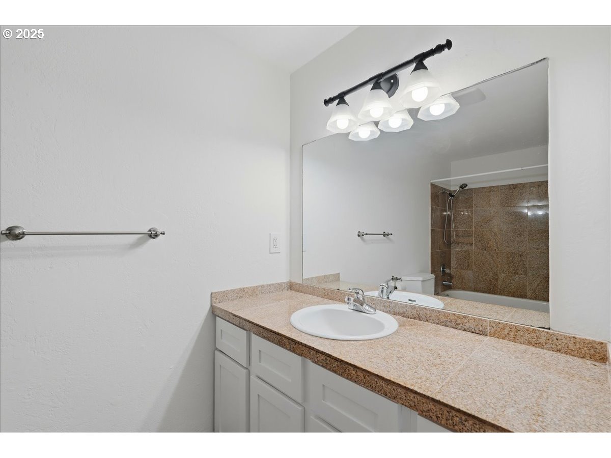 1371 Northeast Barnes Court Gresham, OR 97030 - Photo 26 of 48 Bathroom