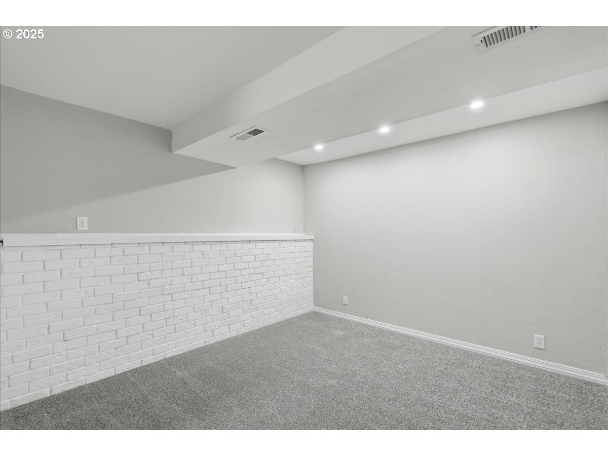 1371 Northeast Barnes Court Gresham, OR 97030 - Photo 31 of 48 Bonus Room