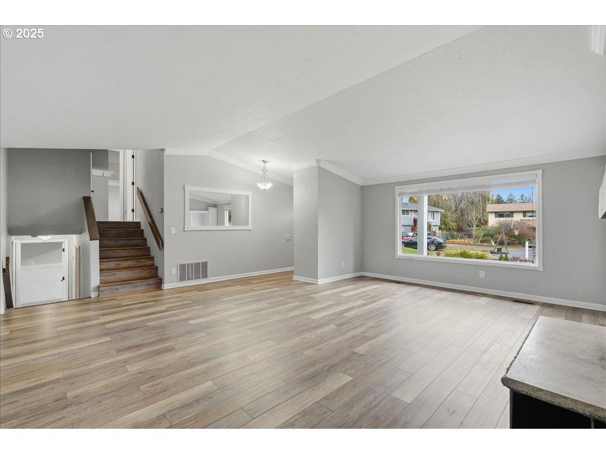 1371 Northeast Barnes Court Gresham, OR 97030 - Photo 9 of 48