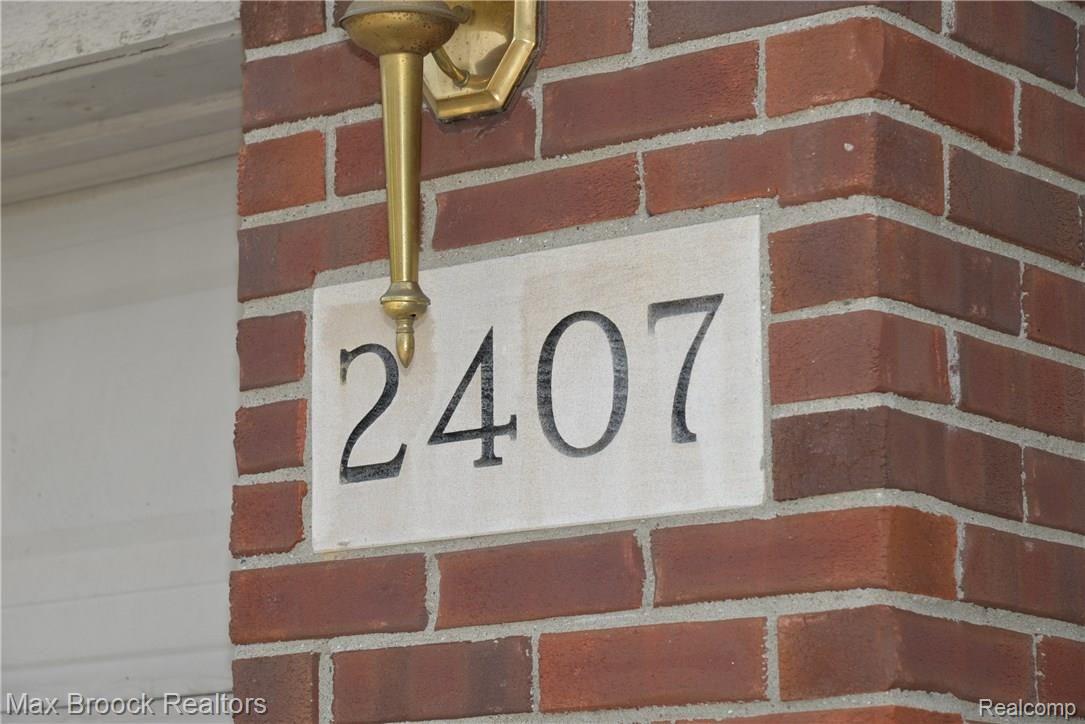 2407 Jackson Drive Rochester, MI 48309 - Photo 2 of 56 WES_9792.JPG