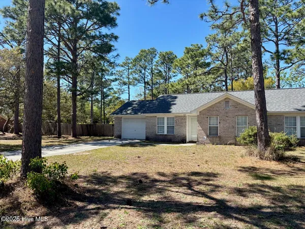 $2,000 | 304 Raye Drive, Wilmington, NC 28412