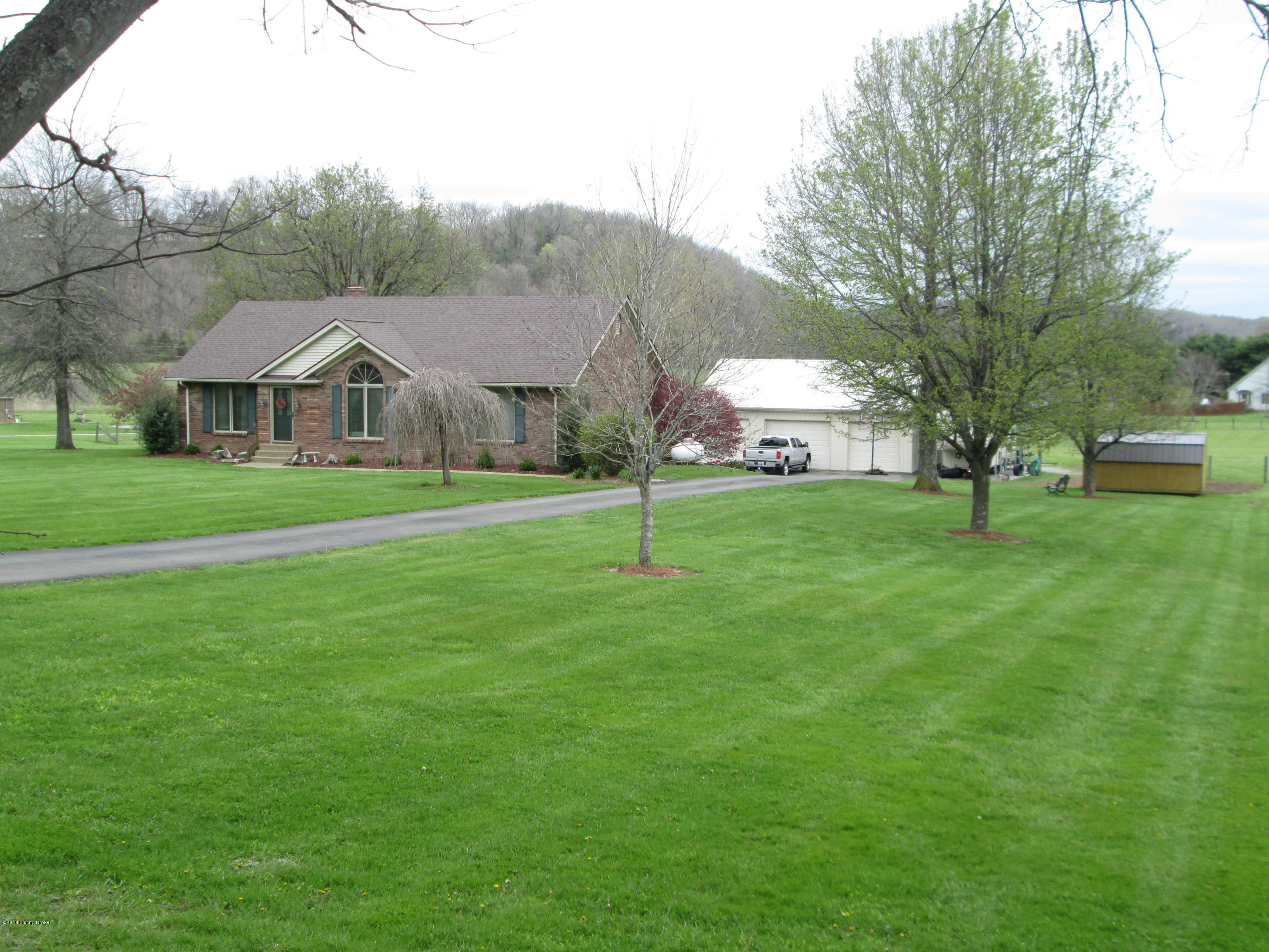 845 Croake Station Road Springfield, KY 40069 - Photo 2 of 28 IMG_5215_1