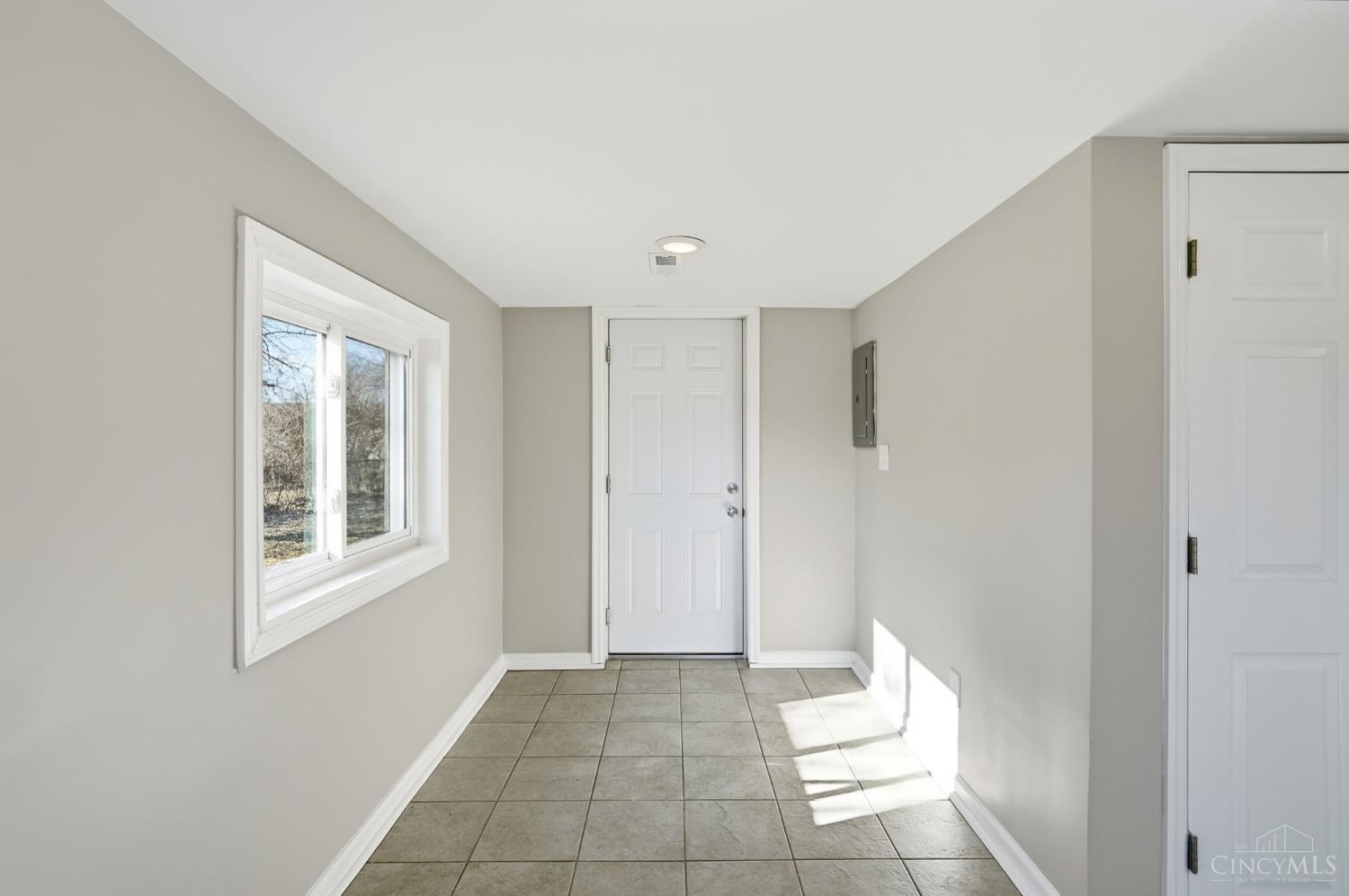 2615 Cincinnati Dayton Road Middletown, OH 45044 - Photo 35 of 45